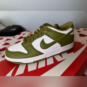 Nike dunk lows 
Size 7 Y (8.5 W) 
Color white/ green